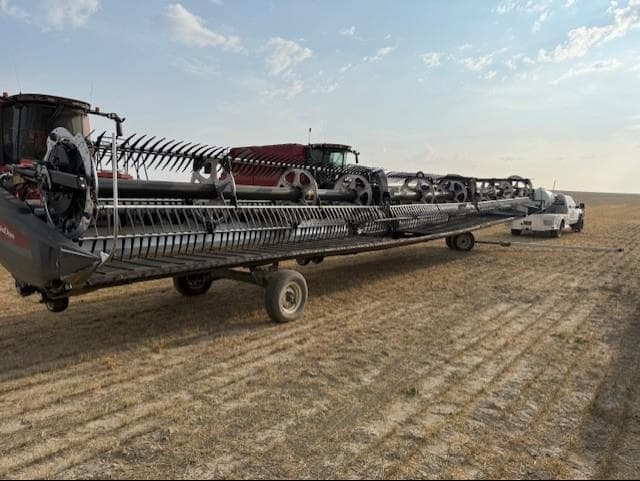 Image of MacDon FD250 equipment image 3