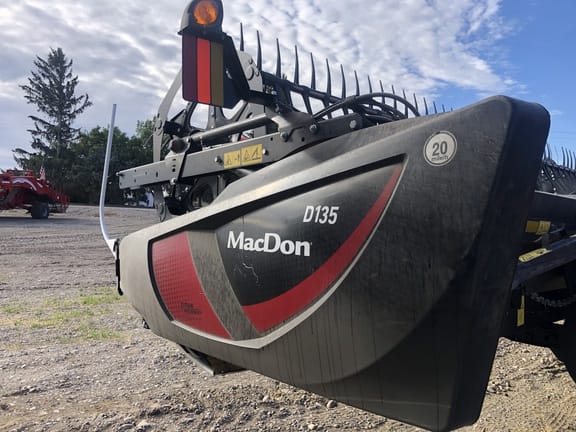 Main image MacDon D135