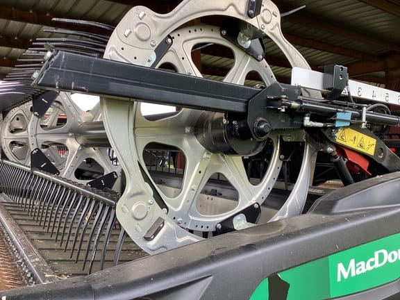 Main image MacDon FD235