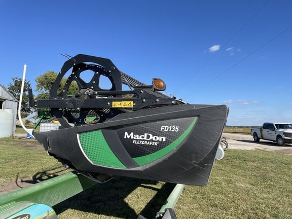 Main image MacDon FD135