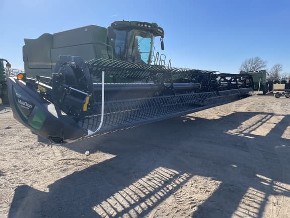 Image of MacDon FD135 equipment image 2