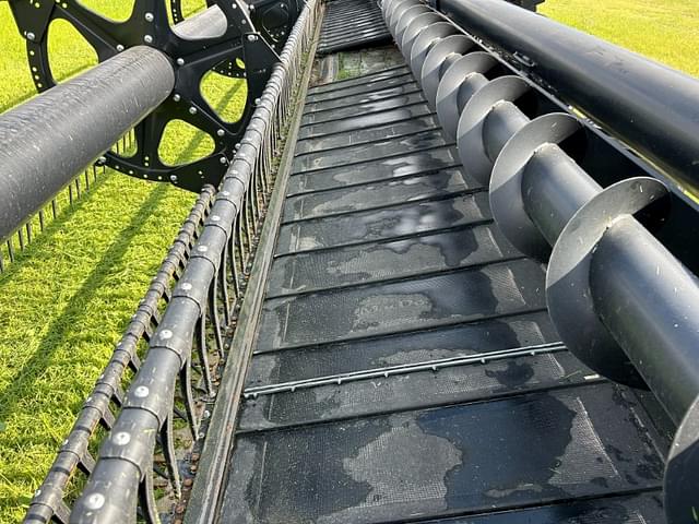 Image of MacDon FD140 equipment image 4