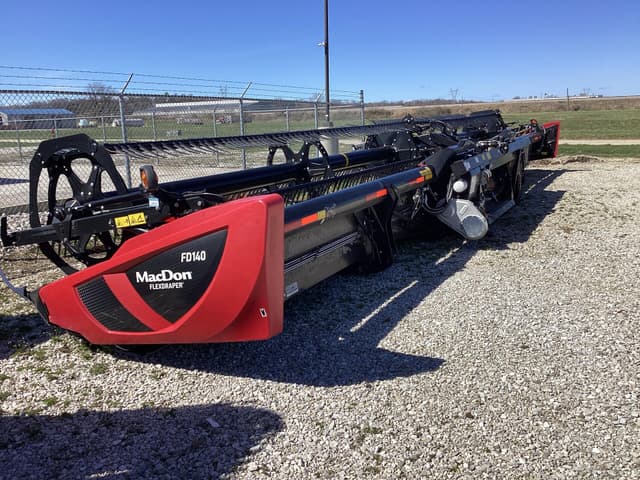 Image of MacDon FD140 equipment image 4