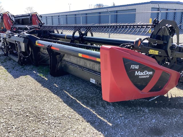 Image of MacDon FD140 equipment image 2