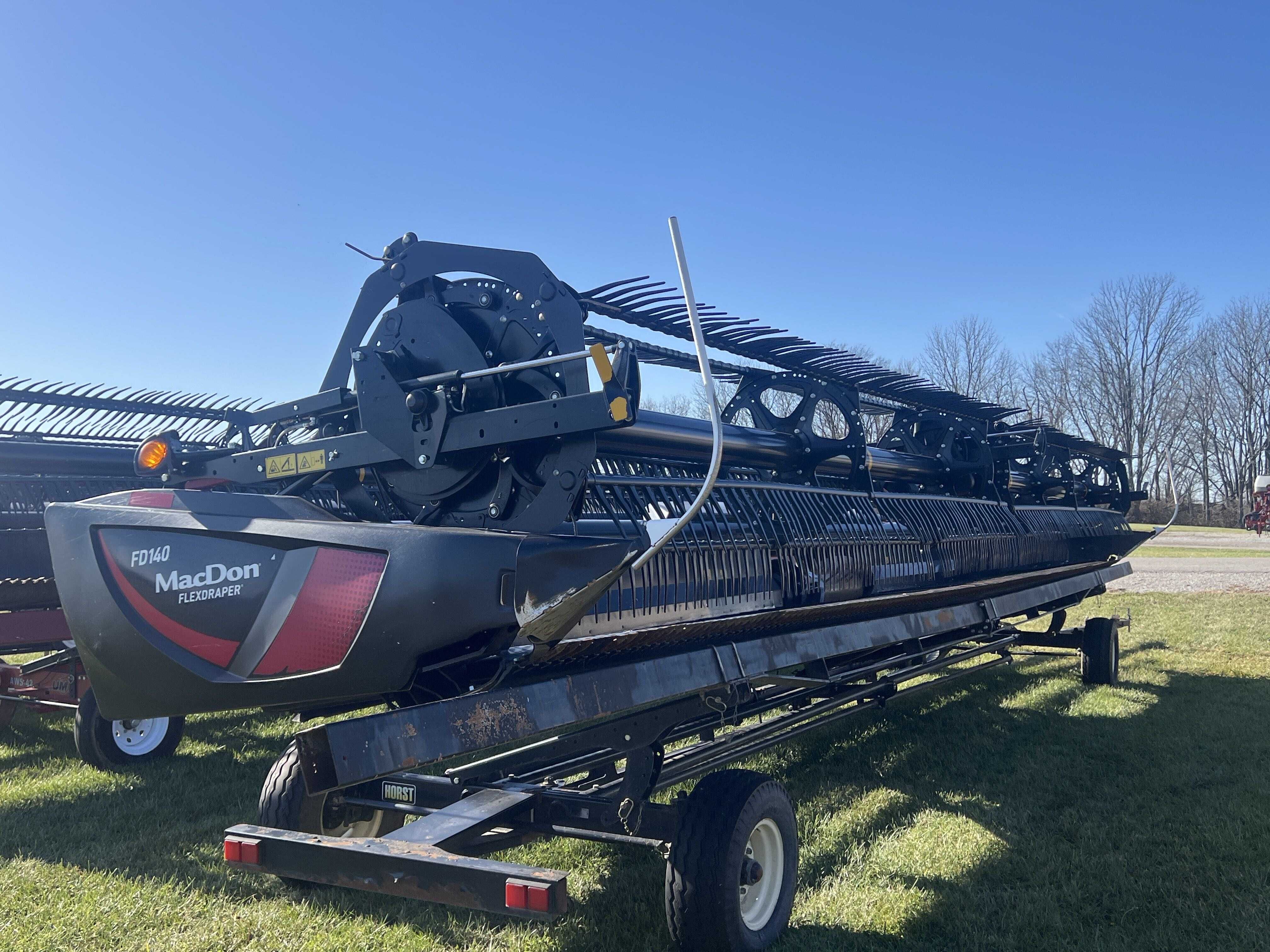 Main image MacDon FD140