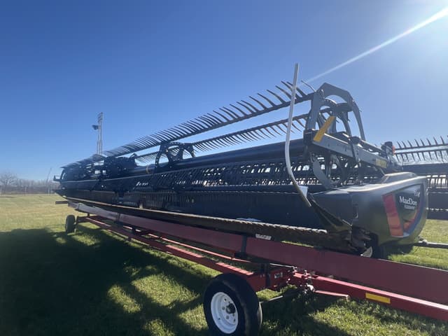 Image of MacDon FD140 equipment image 3