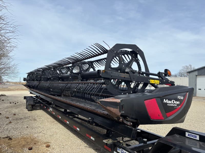 Image of MacDon FD140 Primary image