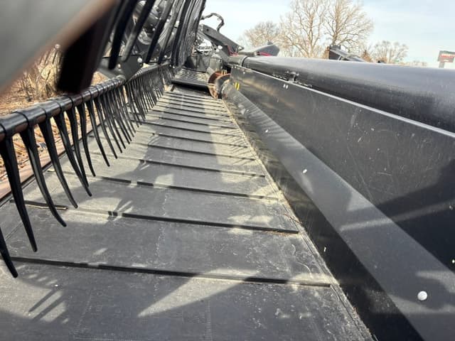 Image of MacDon FD140 equipment image 3