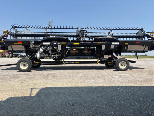 Image of MacDon FD230  equipment image 3