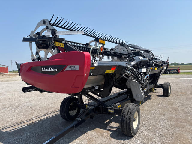 Image of MacDon FD230  equipment image 4