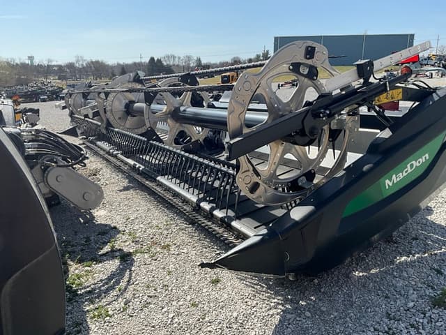 Image of MacDon FD230 equipment image 4