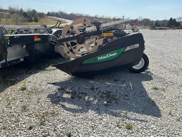 Image of MacDon FD230 equipment image 3