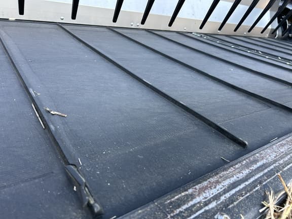 Image of MacDon FD235 equipment image 4