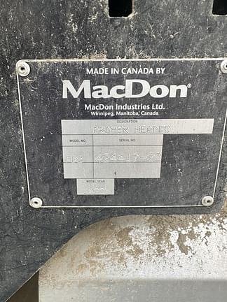 Image of MacDon FD235 equipment image 3