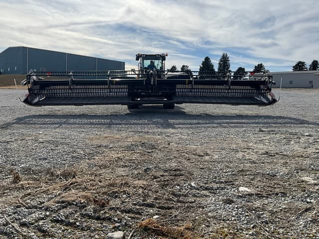 Image of MacDon FD235 equipment image 3