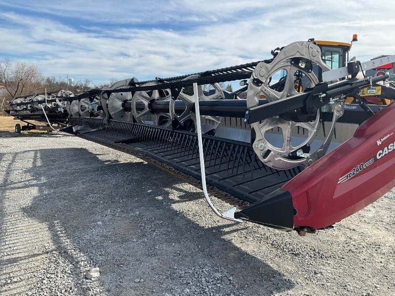 2022 MacDon FD235 Equipment Image0