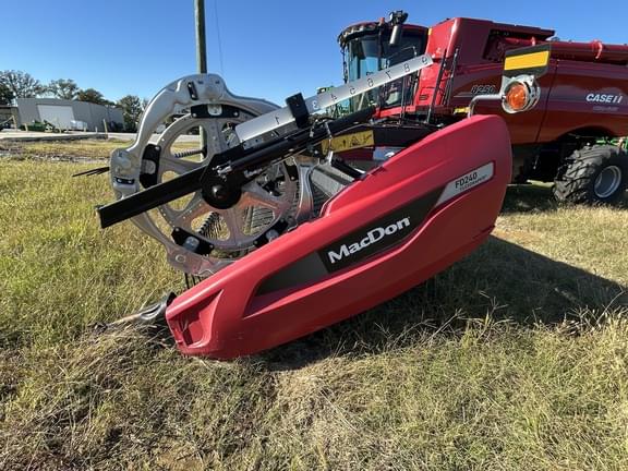 Image of MacDon FD240 equipment image 2