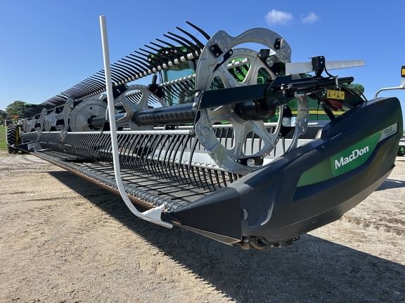 2022 MacDon FD240 Equipment Image0