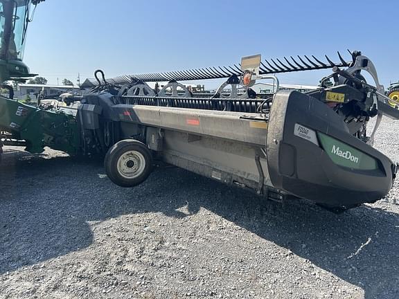 Image of MacDon FD240 equipment image 4