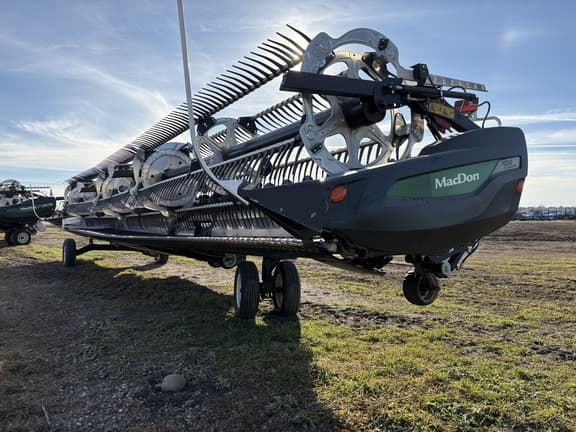 Image of MacDon FD240 equipment image 1