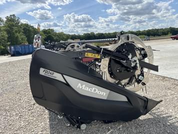 Main image MacDon FD240