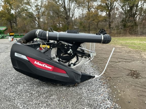 2022 MacDon FD240 Equipment Image0