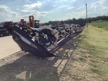 Main image MacDon FD240