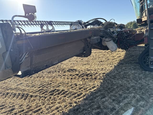 Image of MacDon FD240 equipment image 1