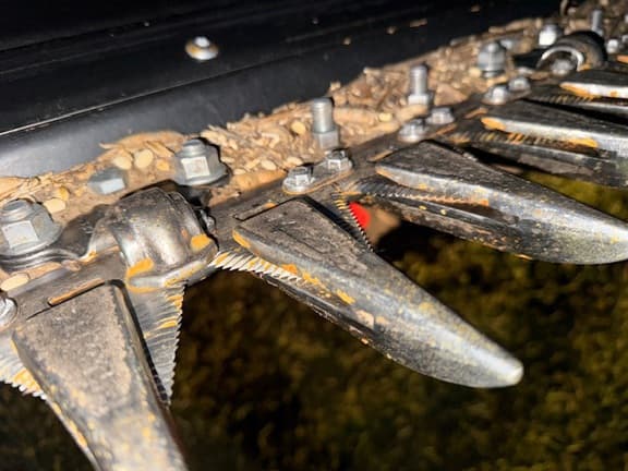 Image of MacDon FD240 equipment image 3