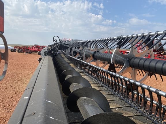 Image of MacDon FD250 equipment image 2