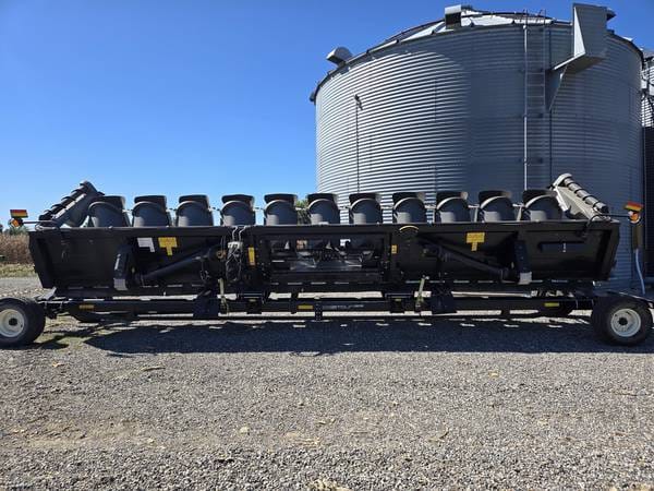 2022 MacDon C3012C Equipment Image0