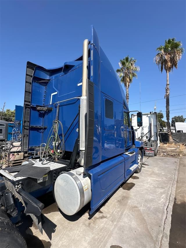 Image of Mack Anthem equipment image 4