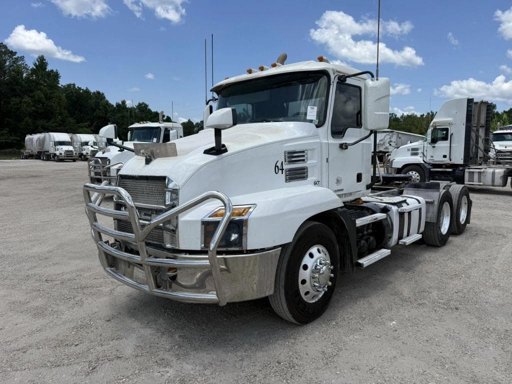 Image of Mack AN64T Primary image