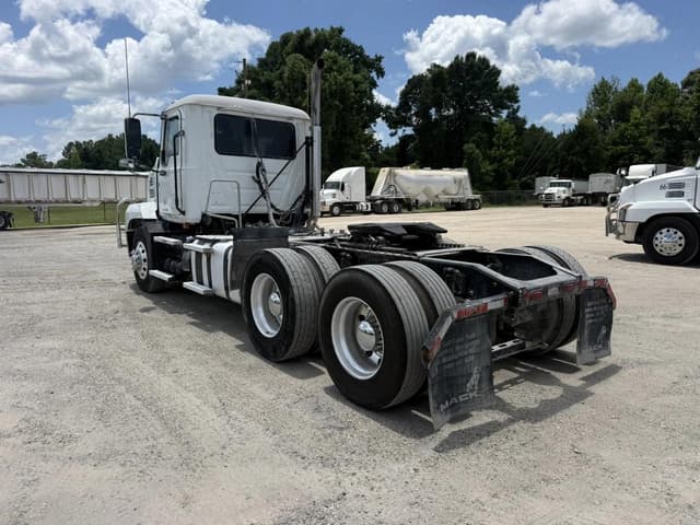 Image of Mack AN64T equipment image 2