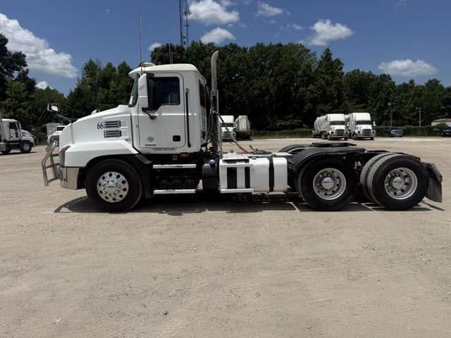Image of Mack AN64T equipment image 1