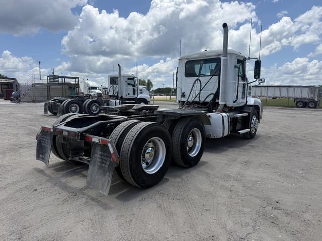 Image of Mack AN64T equipment image 4