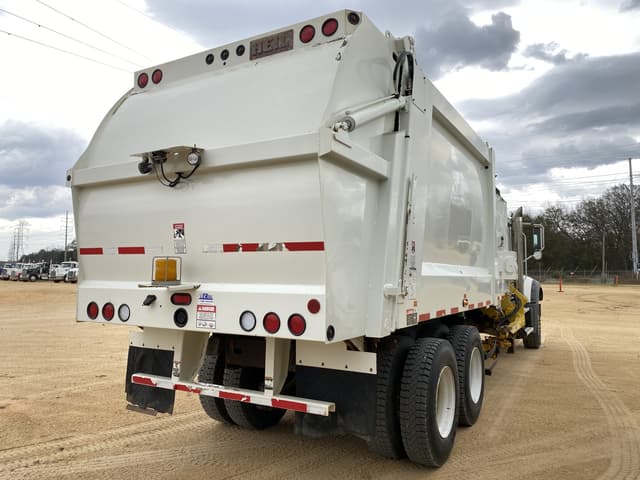 Image of Mack GR64F equipment image 2