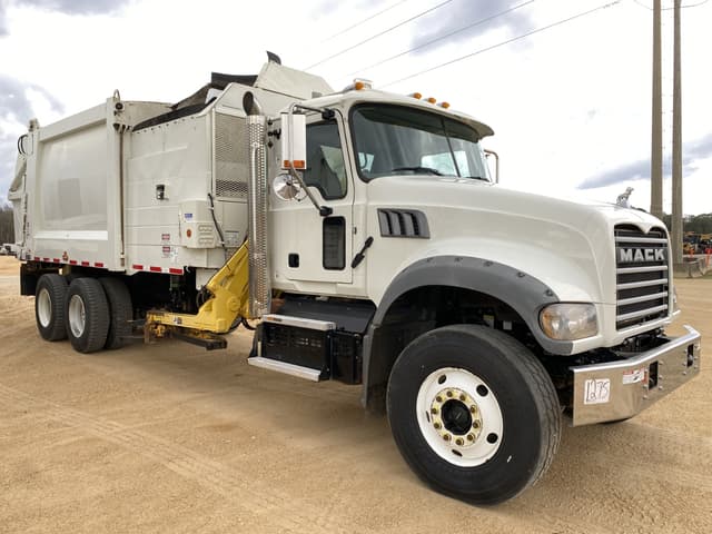 Image of Mack GR64F equipment image 3