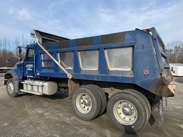 Image of Mack Granite equipment image 2