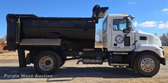 Image of Mack MD equipment image 3