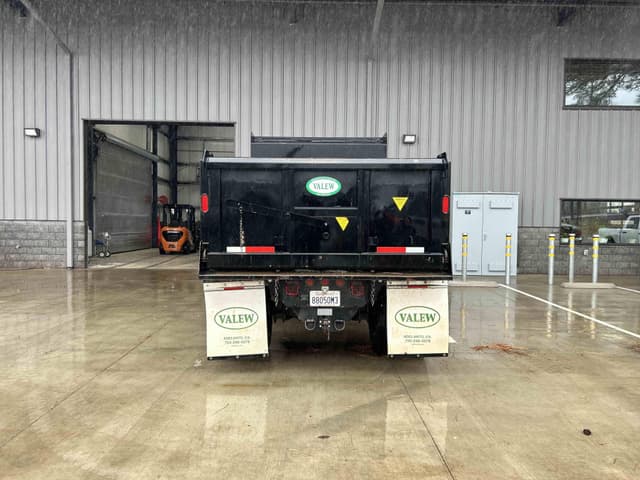 Image of Mack MD7 equipment image 1