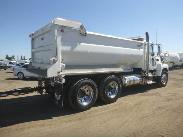 Image of Mack Pinnacle equipment image 3