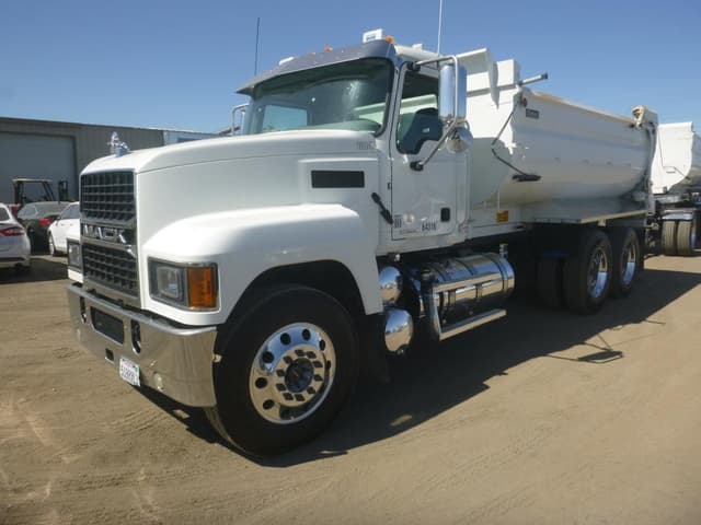 Image of Mack Pinnacle equipment image 1