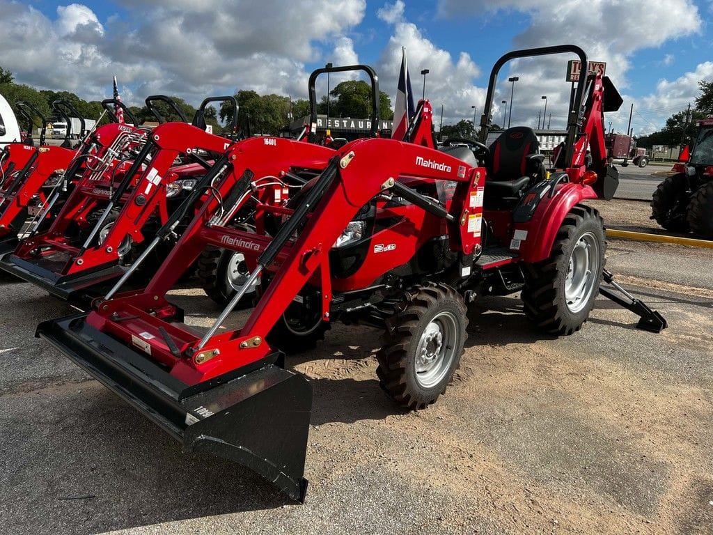2022 Mahindra 1640 Equipment Image0