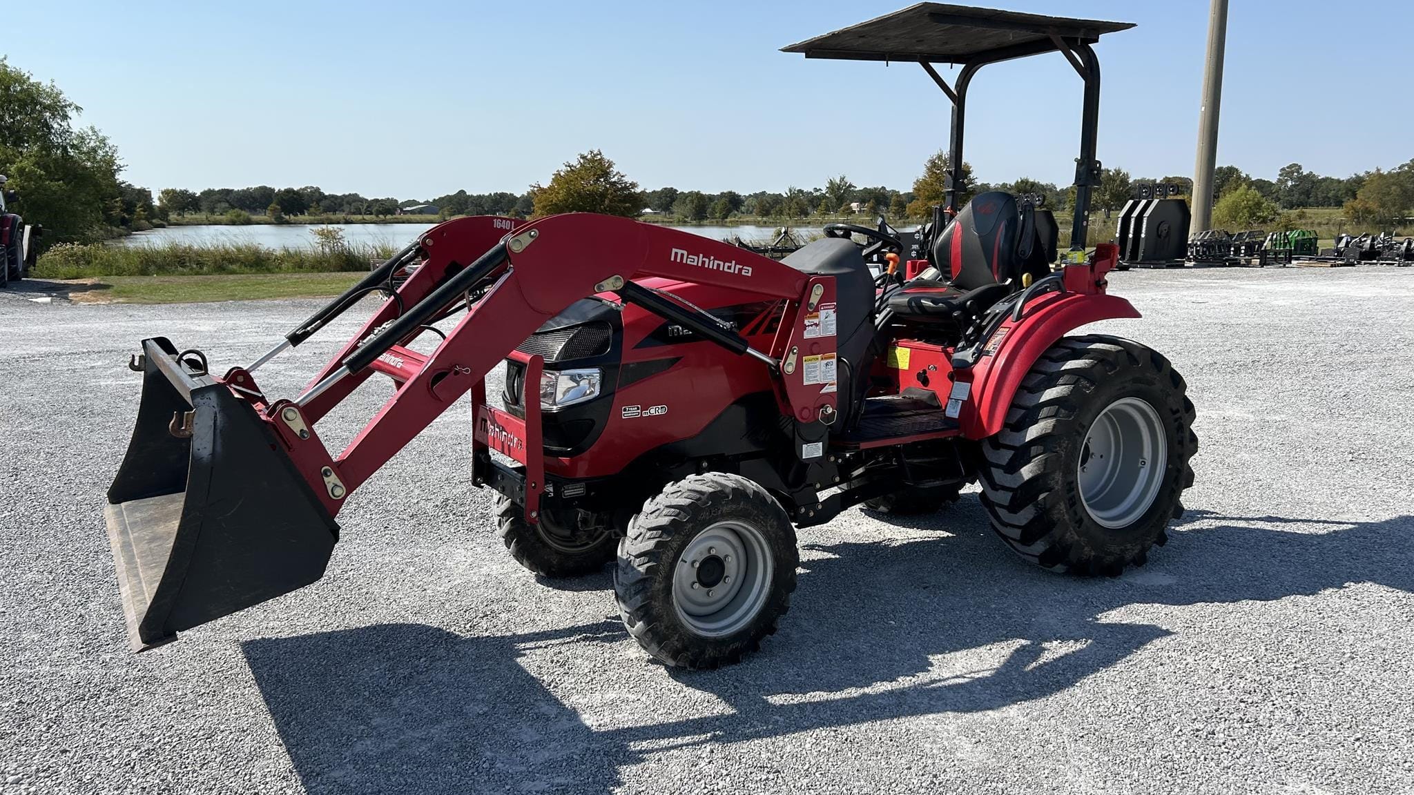 Main image Mahindra 1640