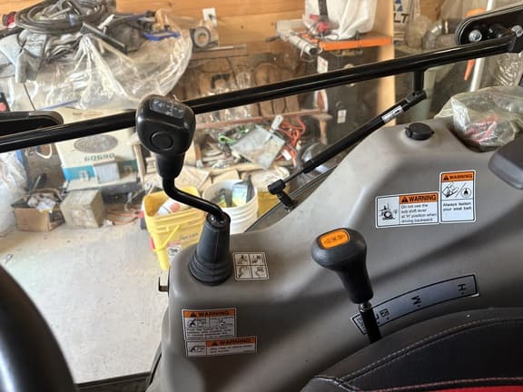 Image of Mahindra 2638 equipment image 3