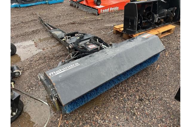 Image of Mahindra eMax 25L equipment image 4