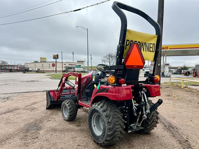 Image of Mahindra eMax 20S HST equipment image 3