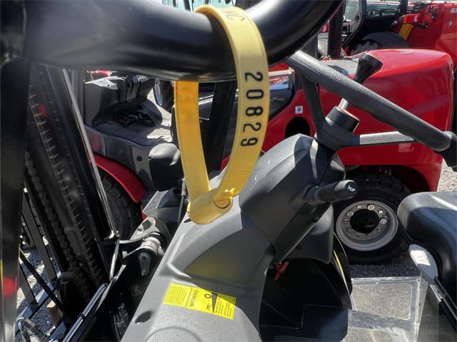 Image of Manitou MC25-4 equipment image 4