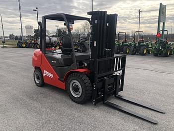 2022 Manitou MI40G Equipment Image0